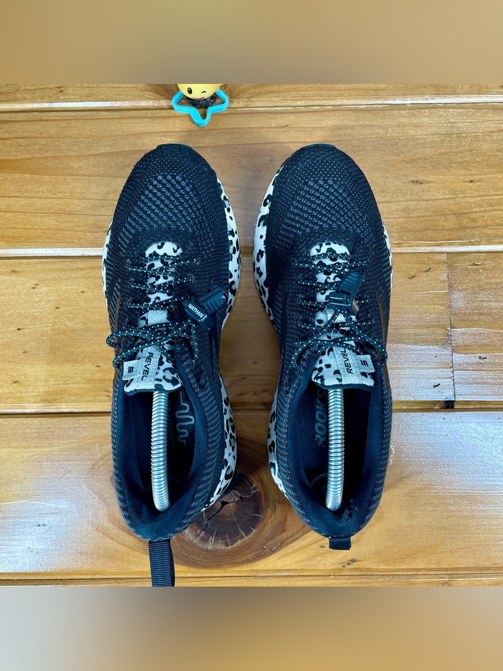 Brooks Revel 5 Womens 9.5 B Black White Leopard Oreo Running Shoes 1203611B095 - Picture 11 of 16